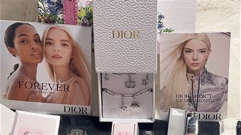 dior phone charm free.